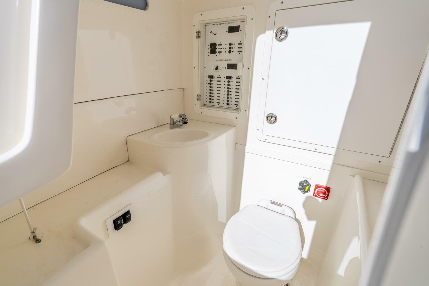  2018 SeaVee 370Z- SUSAN L