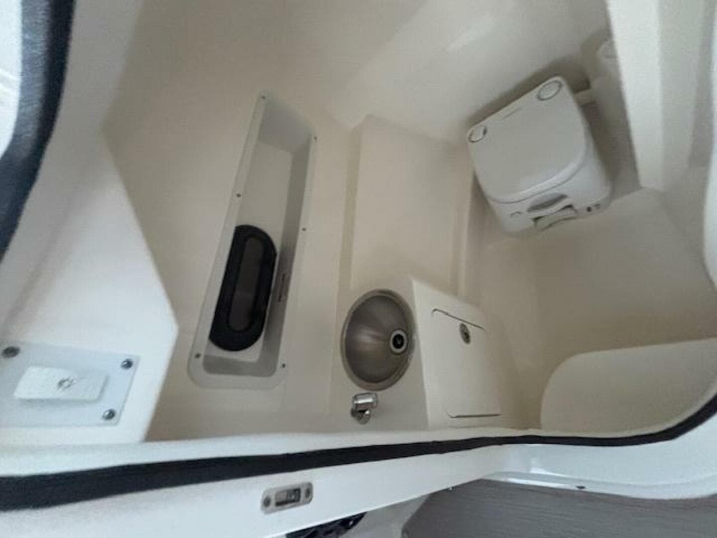 2019 Sea Ray SDX 270