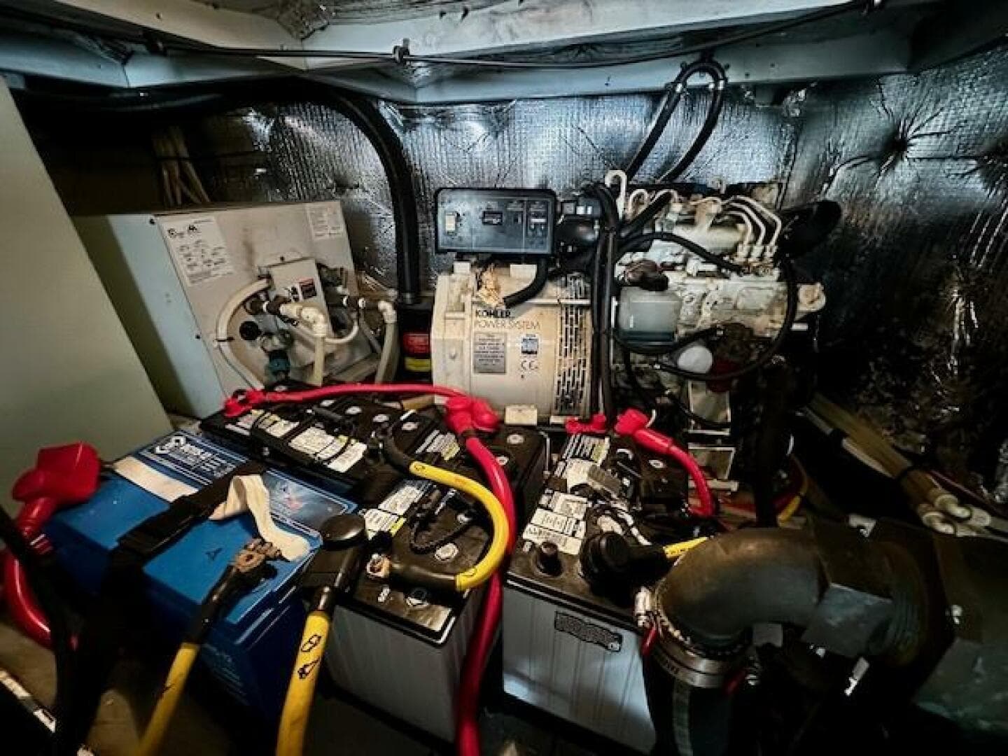 2001 Silverton 42 Convertible