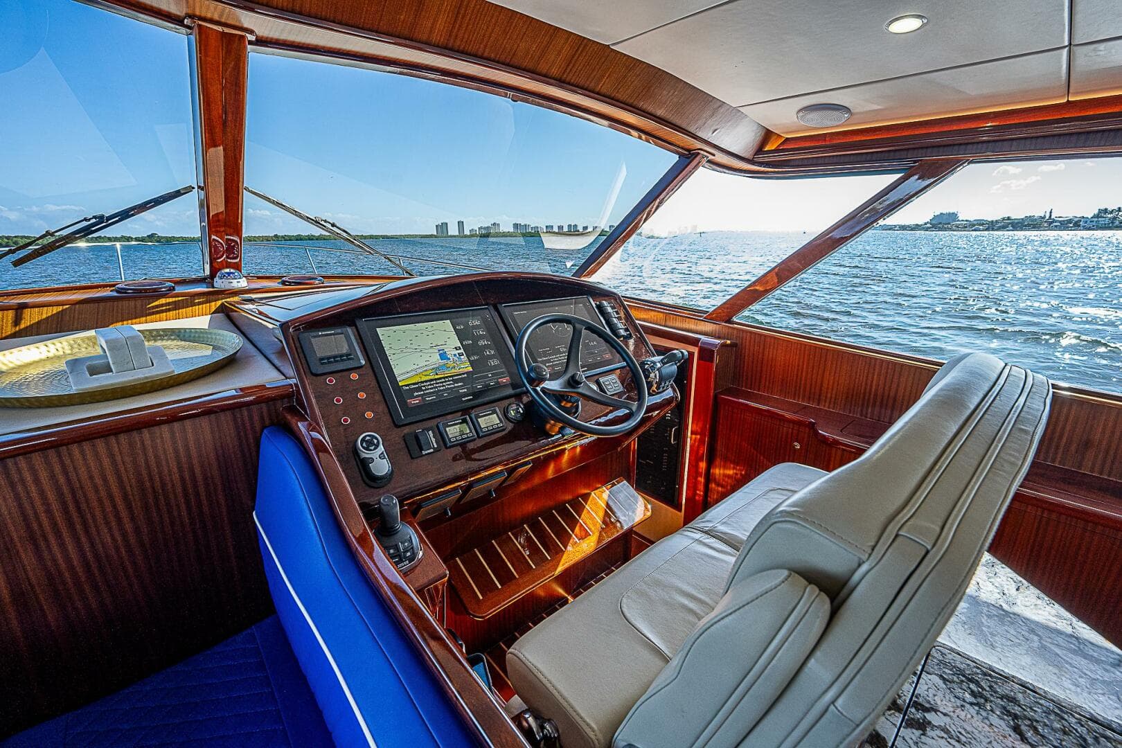 Maverick 55 Lucky -  Helm