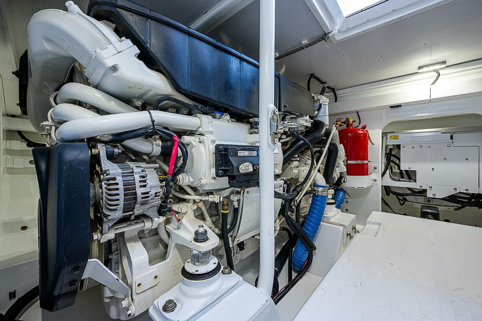 Maverick 55 Lucky -  Engine Room