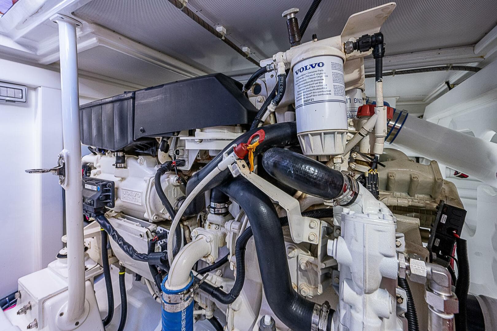 Maverick 55 Lucky -  Engine Room