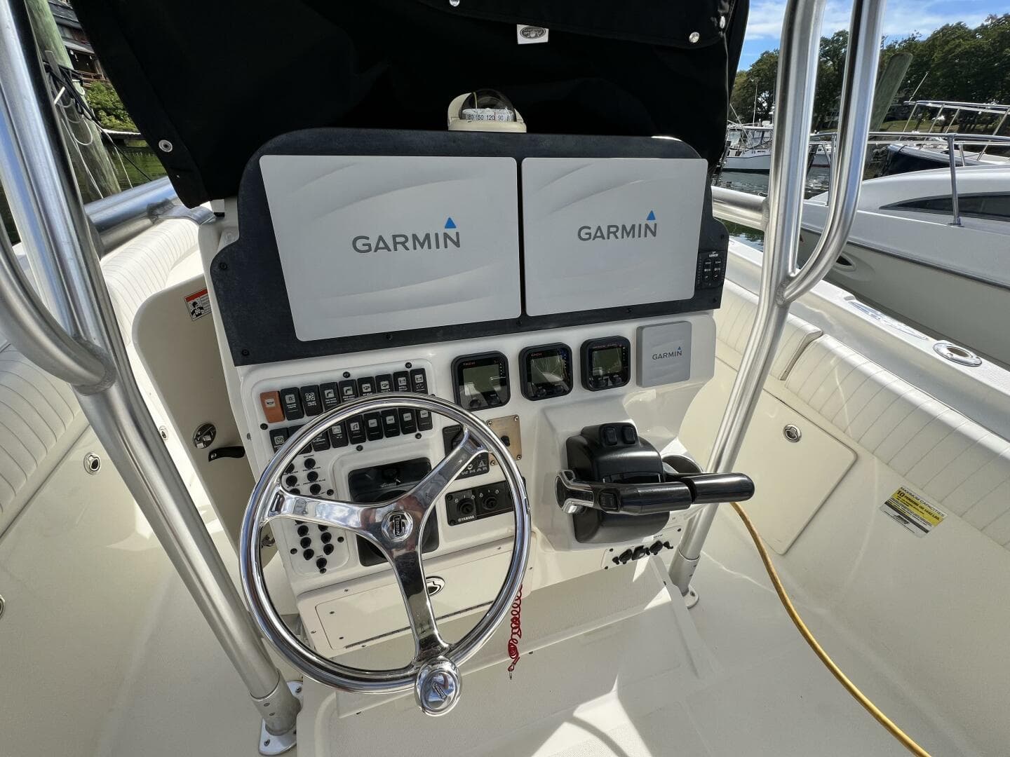 2009 Hydra-Sports 2500 Vector