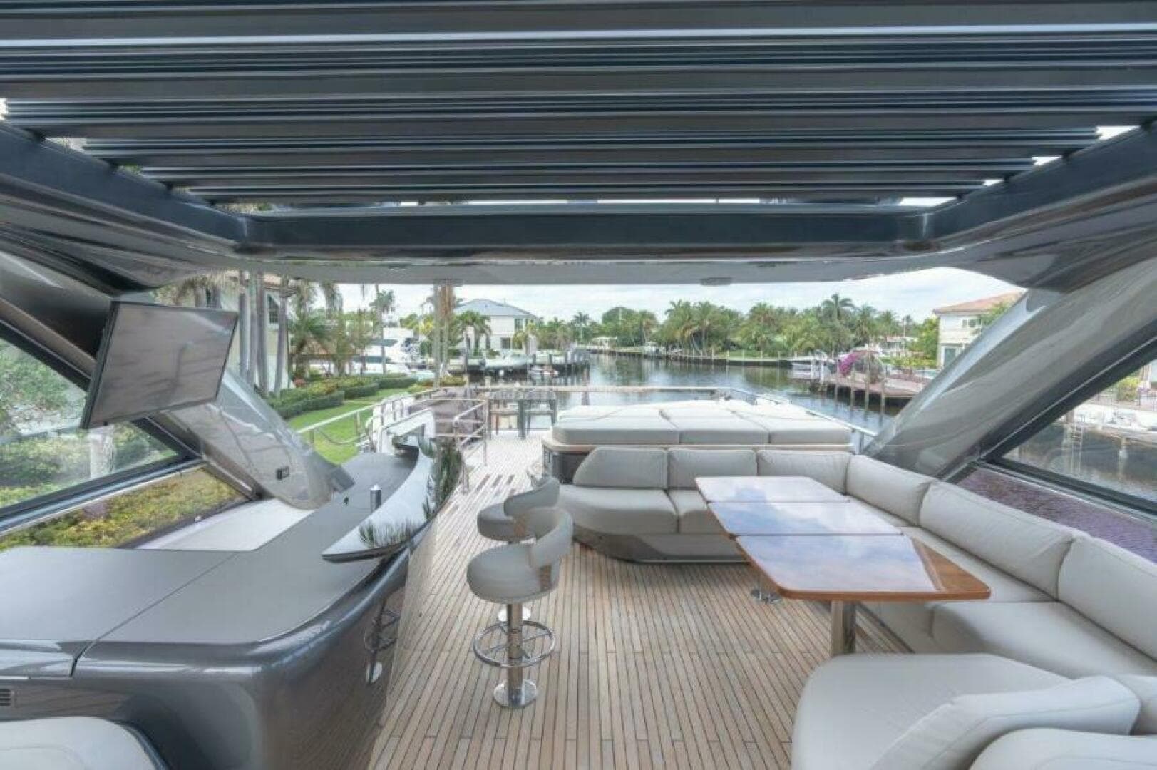 Princess 85 Kaos Aft Deck
