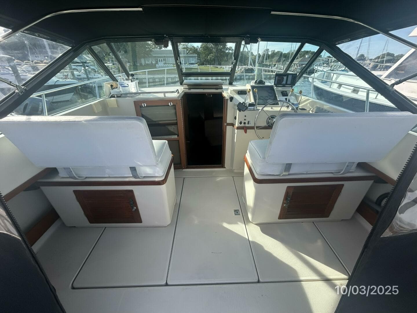 31' Pursuit upper deck forward