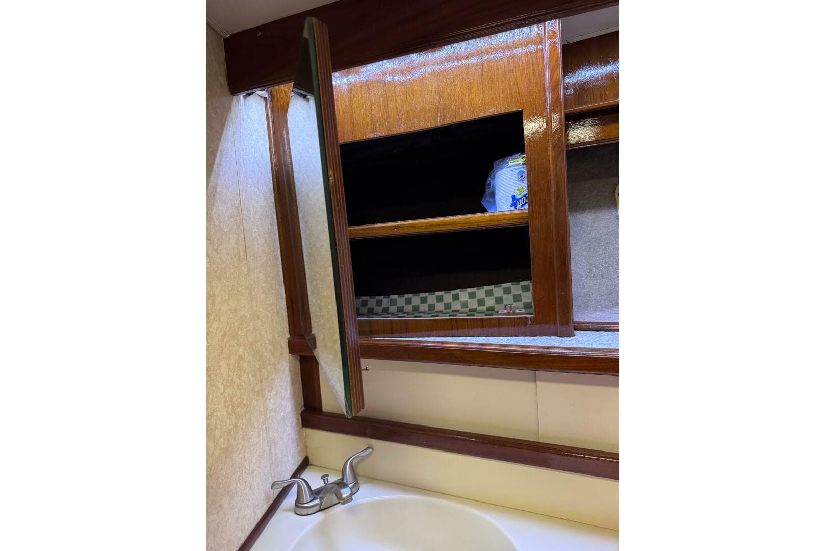 1986 Egg Harbor 37 Convertible