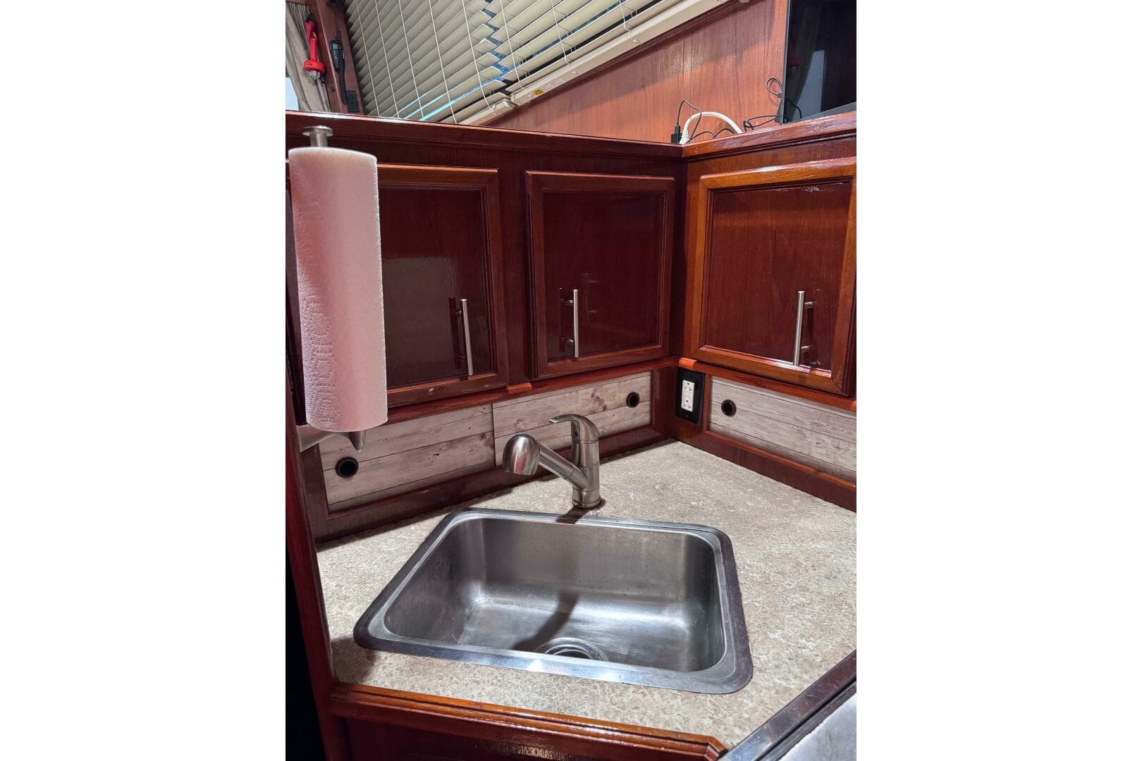 1986 Egg Harbor 37 Convertible