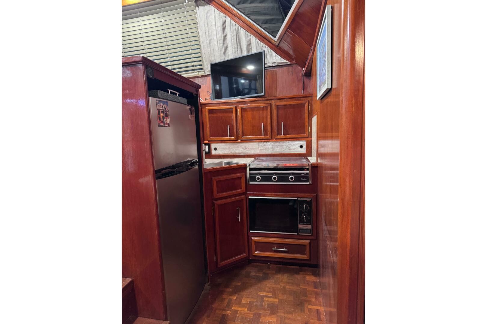 1986 Egg Harbor 37 Convertible