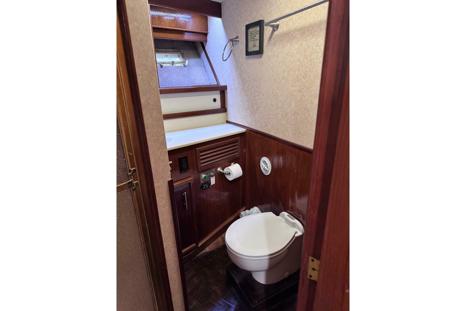 1986 Egg Harbor 37 Convertible