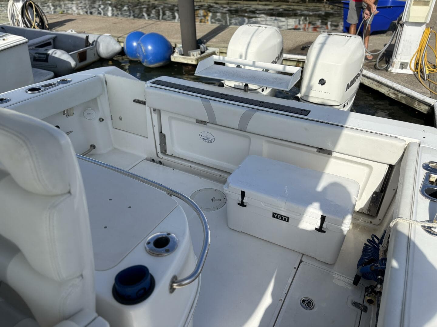 2008 Boston Whaler 320 Outrage Aft Deck
