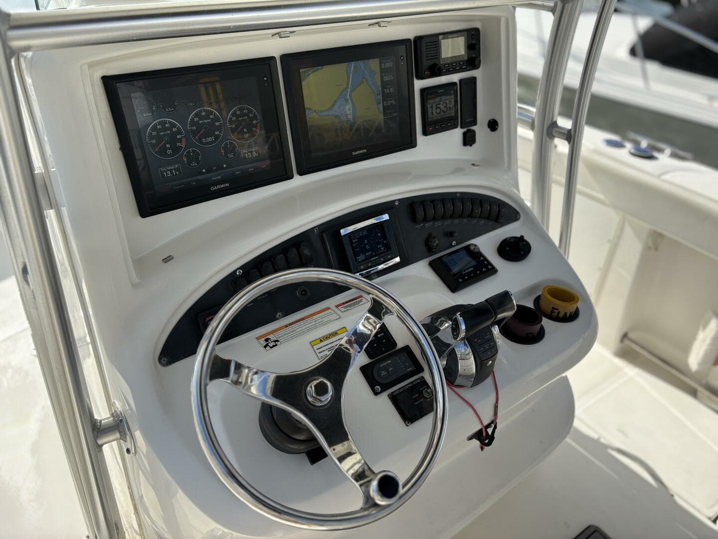 2008 Boston Whaler 320 Outrage Sterring Console