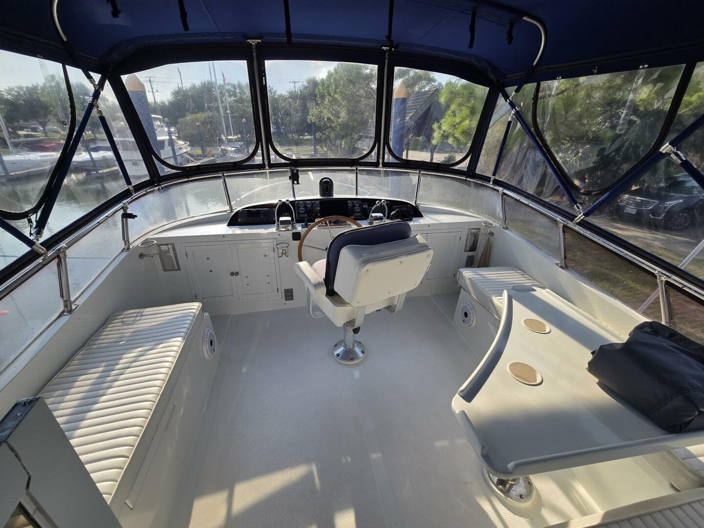 1987 Nova Marine Moorea