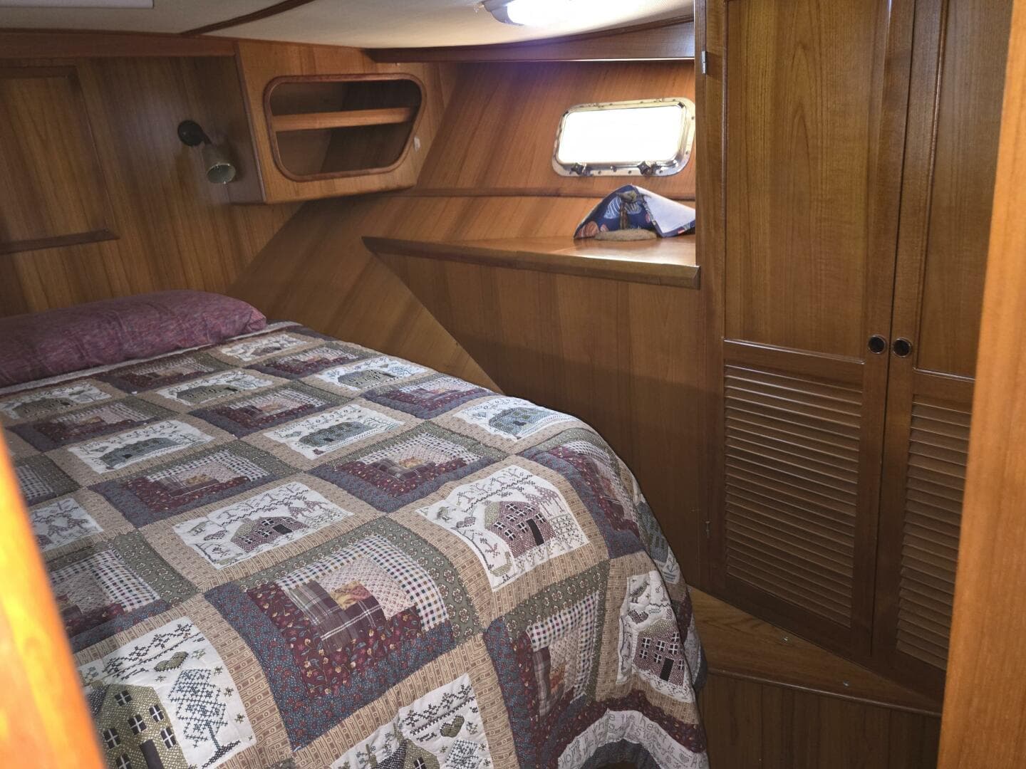 1987 Nova Marine Moorea