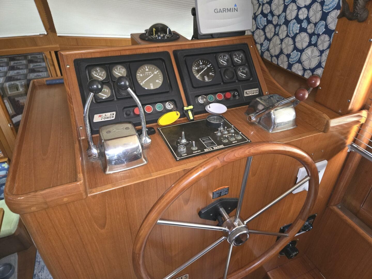 1987 Nova Marine Moorea