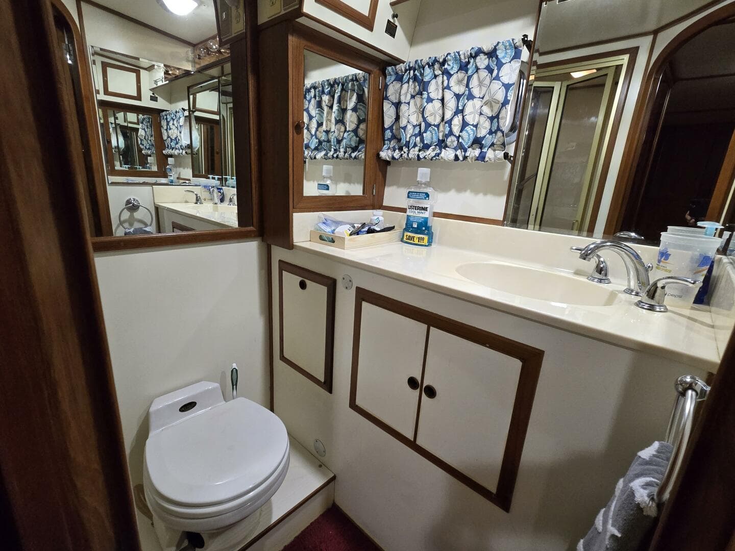 1987 Nova Marine Moorea