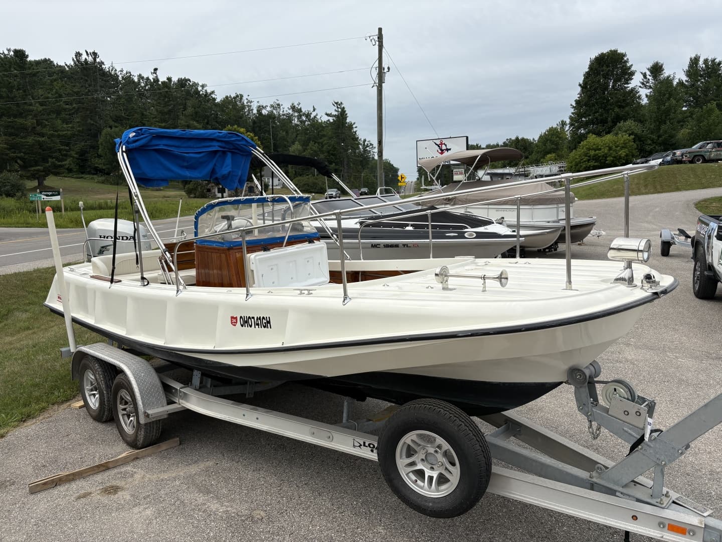 1972 Boston Whaler 21 Outrage Rib Side