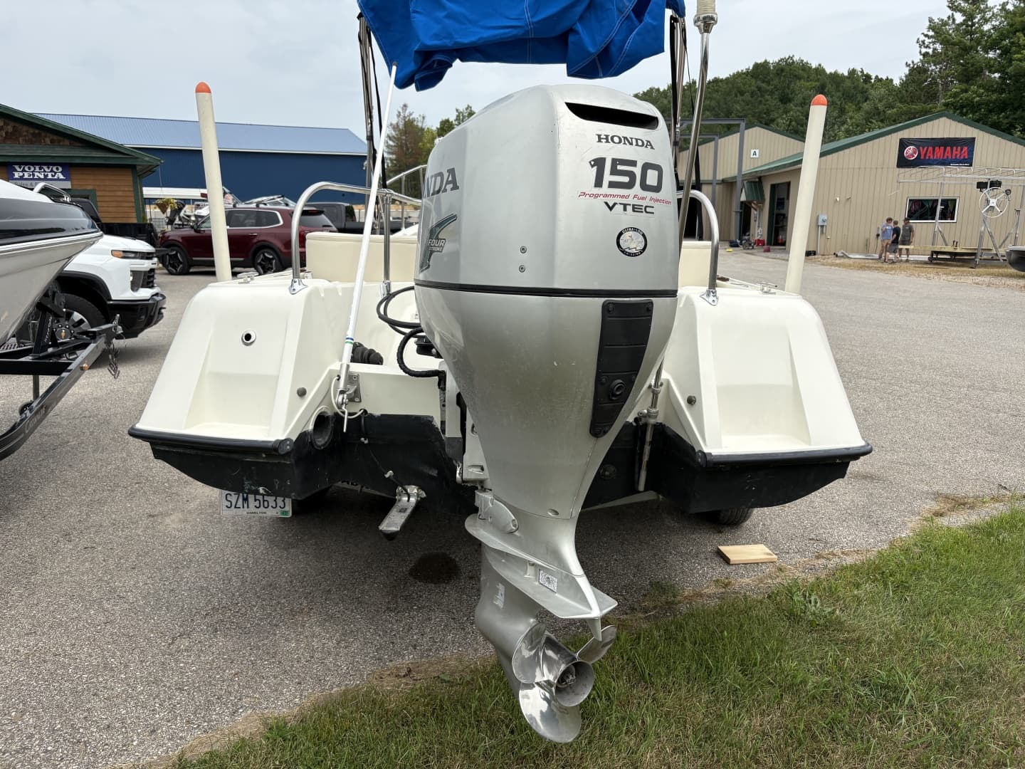 1972 Boston Whaler 21 Outrage Rib Side