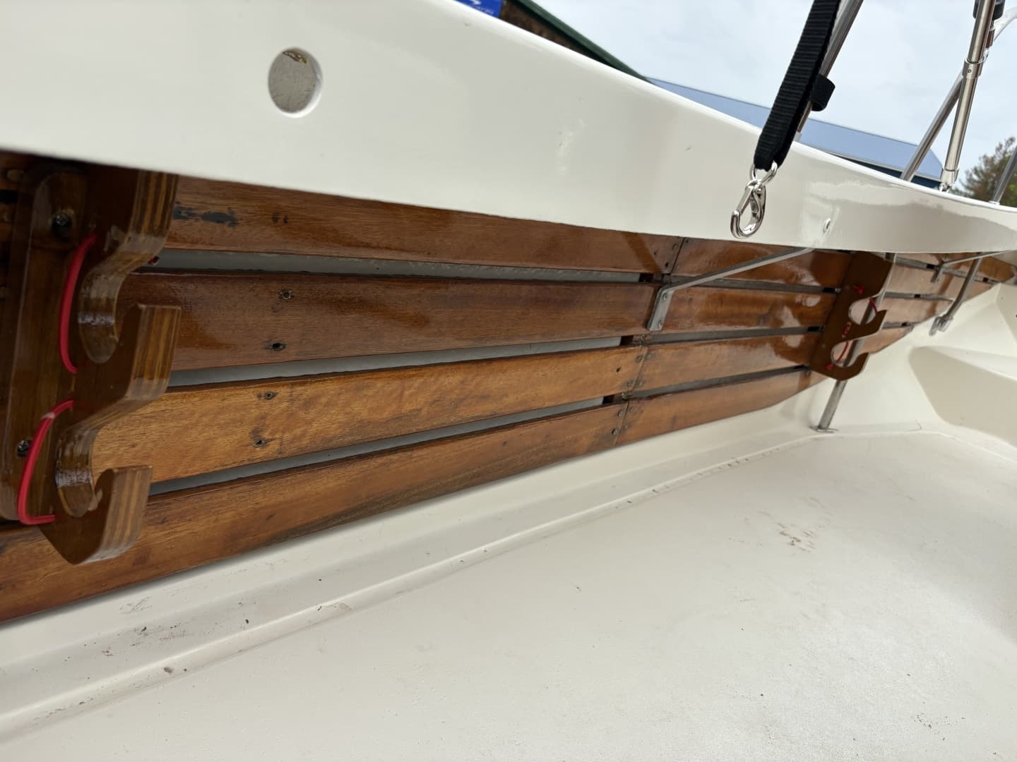 1972 Boston Whaler 21 Outrage Rib Side
