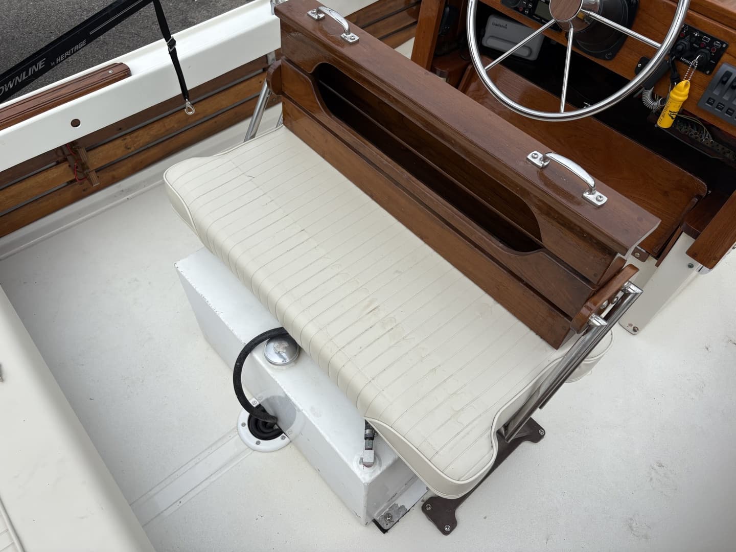 1972 Boston Whaler 21 Outrage Rib Side