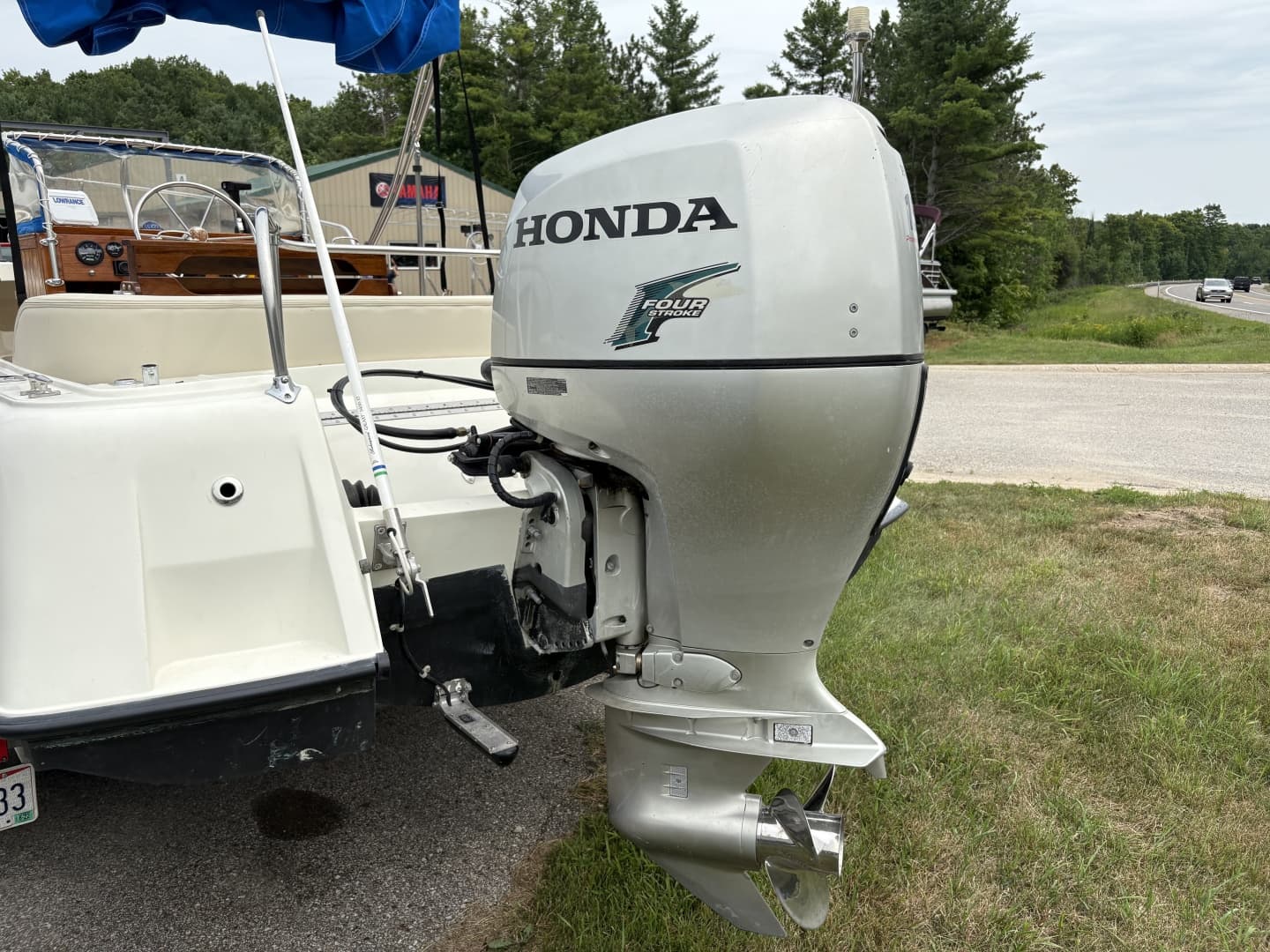 1972 Boston Whaler 21 Outrage Rib Side