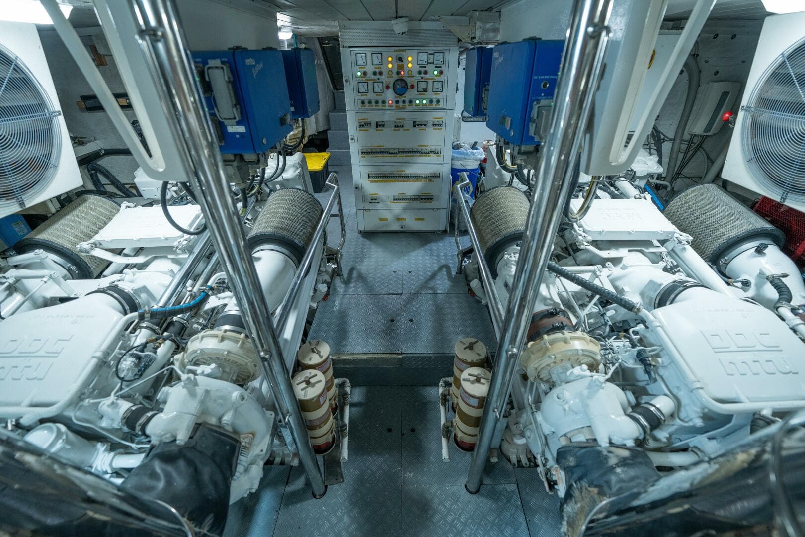 2004 Azimut 80 Carat