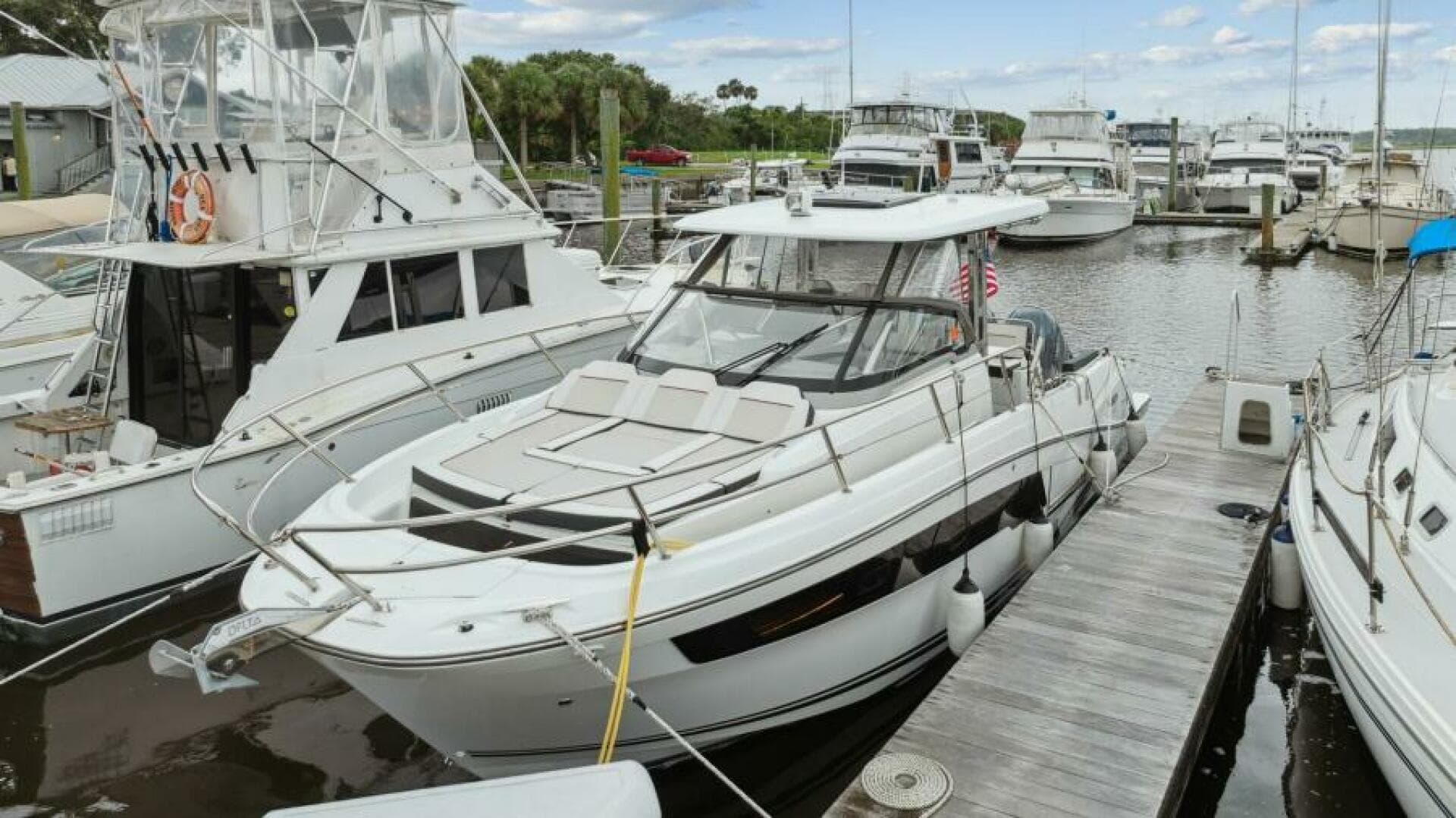 2022 Jeanneau Leader 10.5