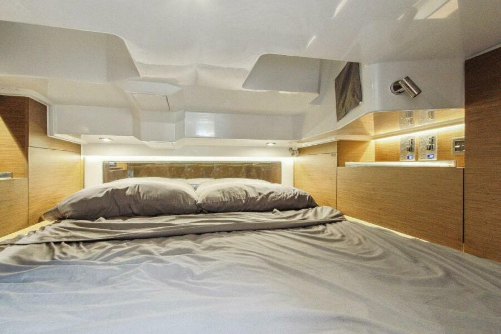 2022 Jeanneau Leader 10.5