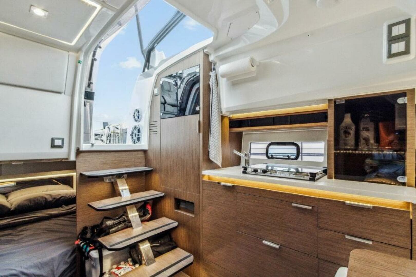 2022 Jeanneau Leader 10.5