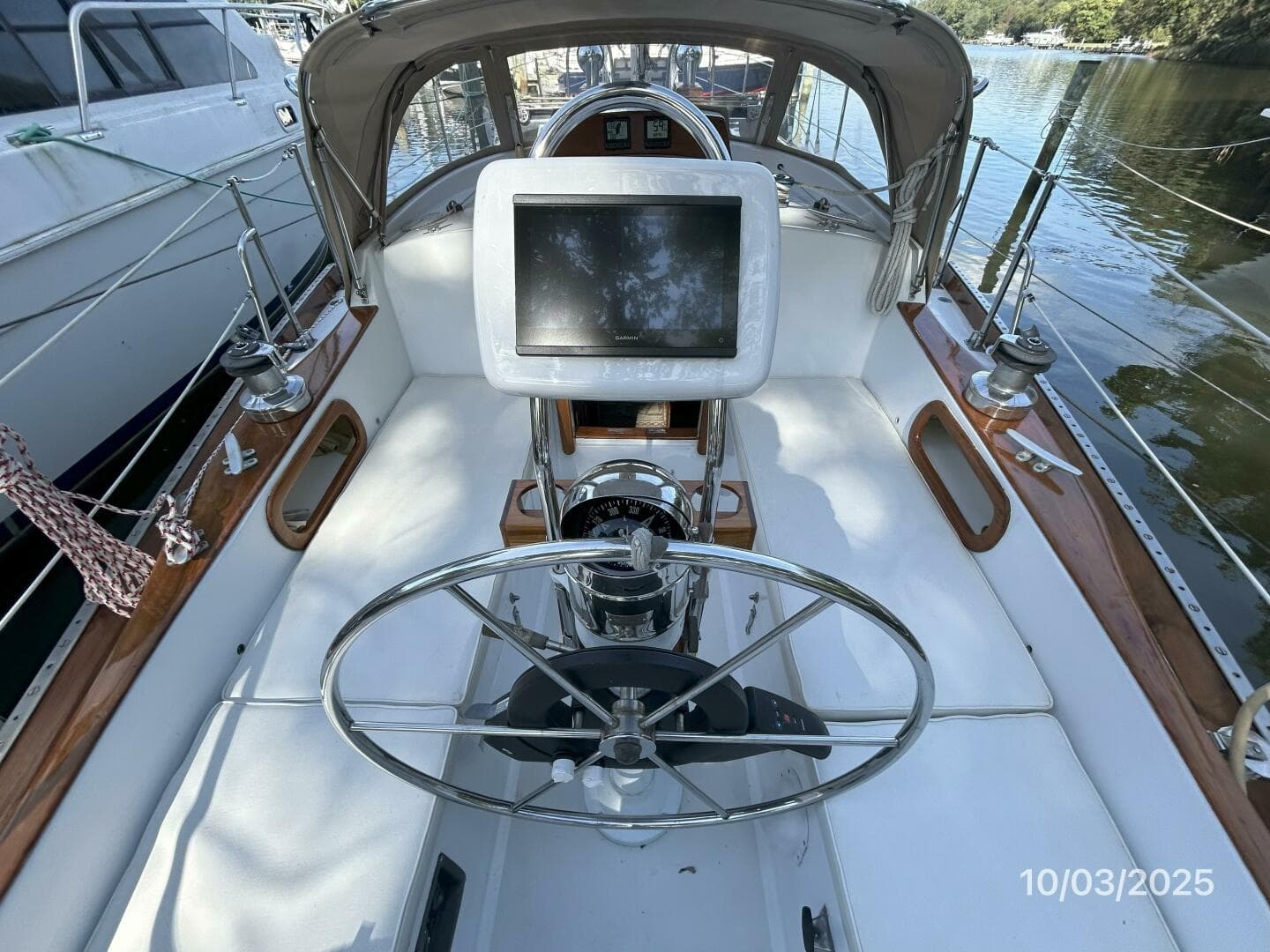 35' Bristol cockpit helm1