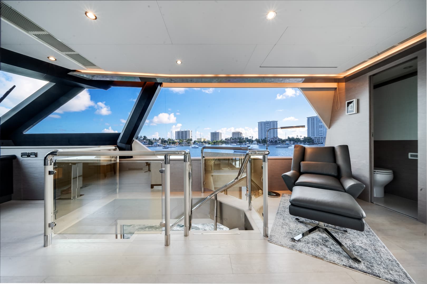 2022 Ocean Alexander 32L