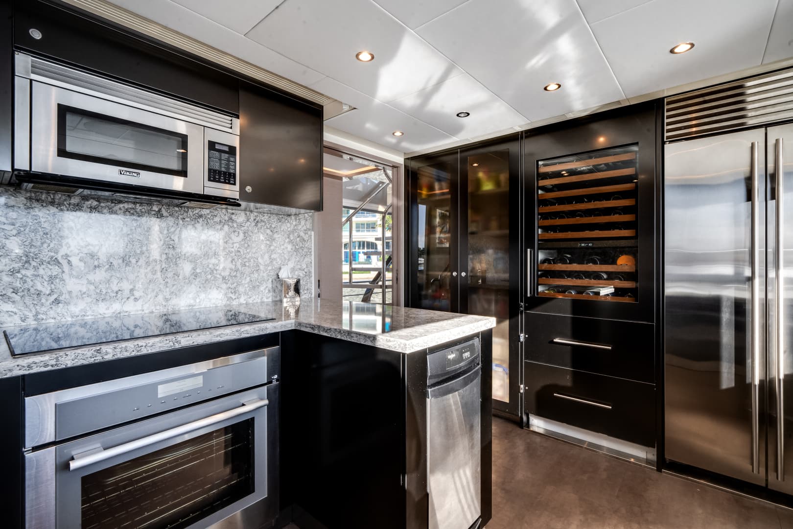 2022 Ocean Alexander 32L