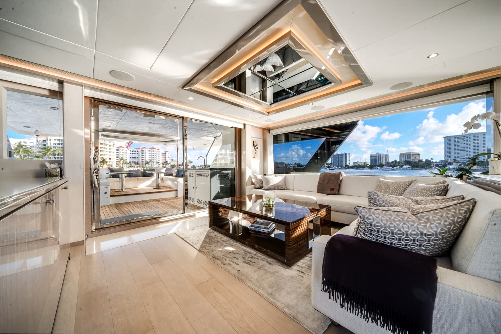 2022 Ocean Alexander 32L