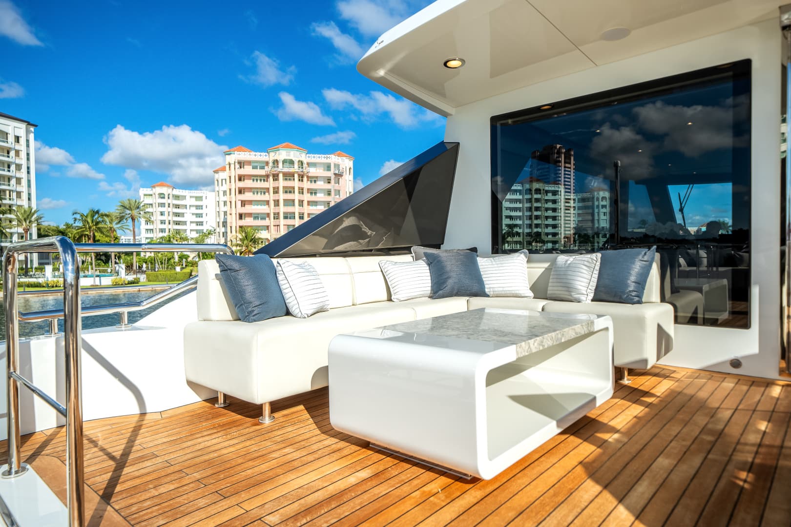 2022 Ocean Alexander 32L