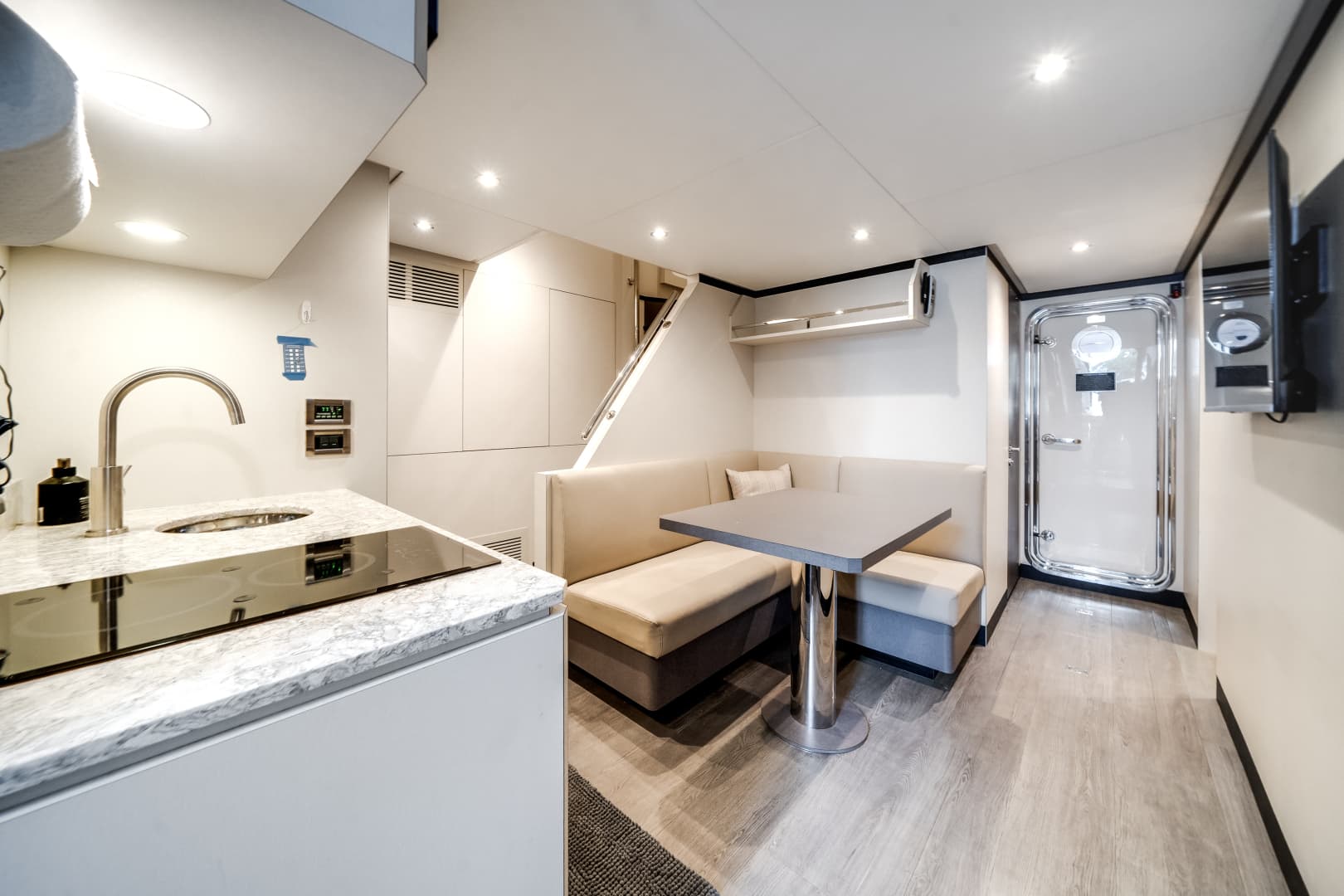 2022 Ocean Alexander 32L