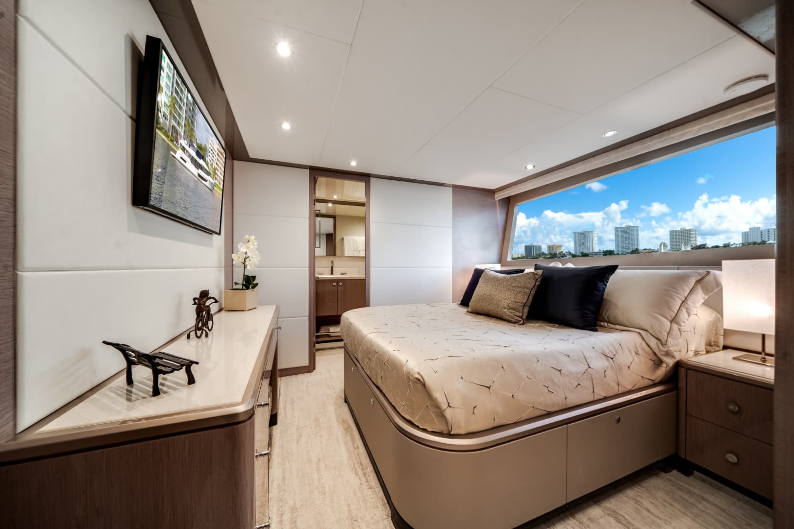 2022 Ocean Alexander 32L