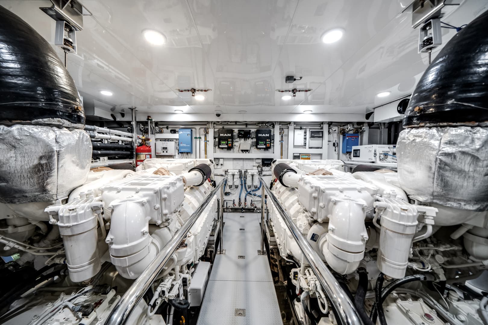 2022 Ocean Alexander 32L