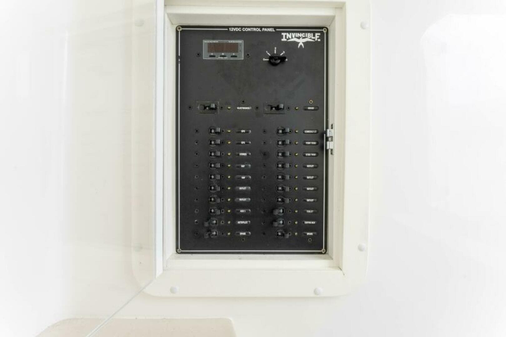 2019 Invincible 39 Open