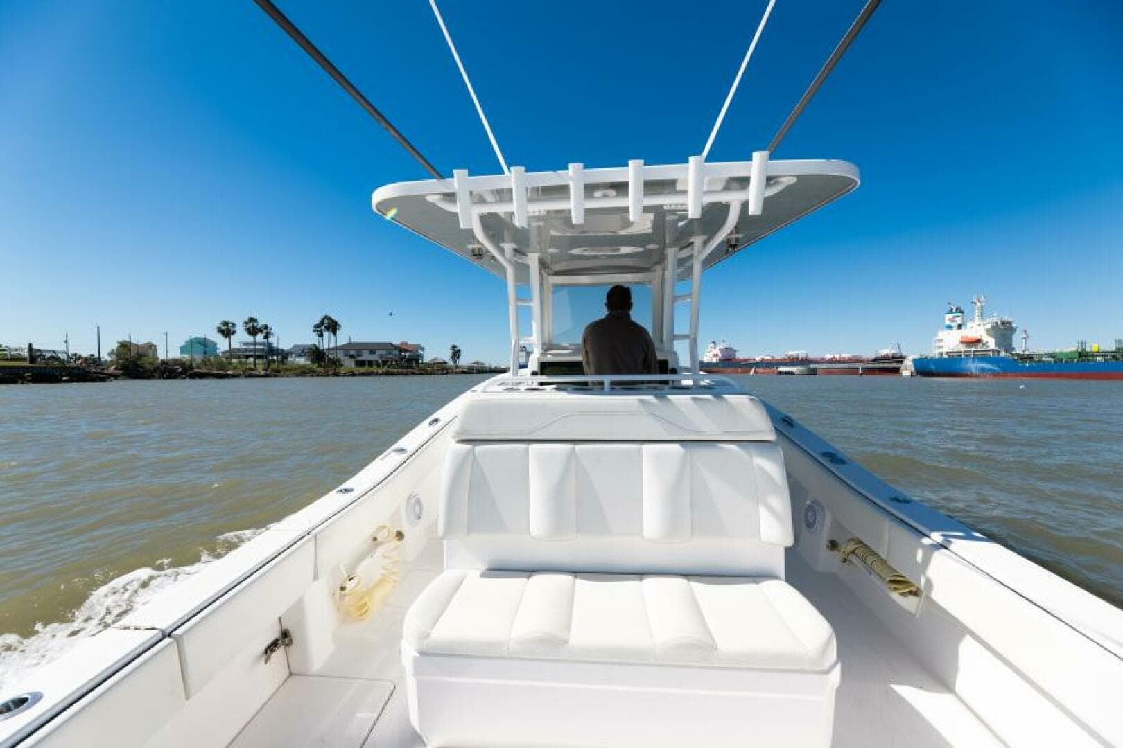 2019 Invincible 39 Open