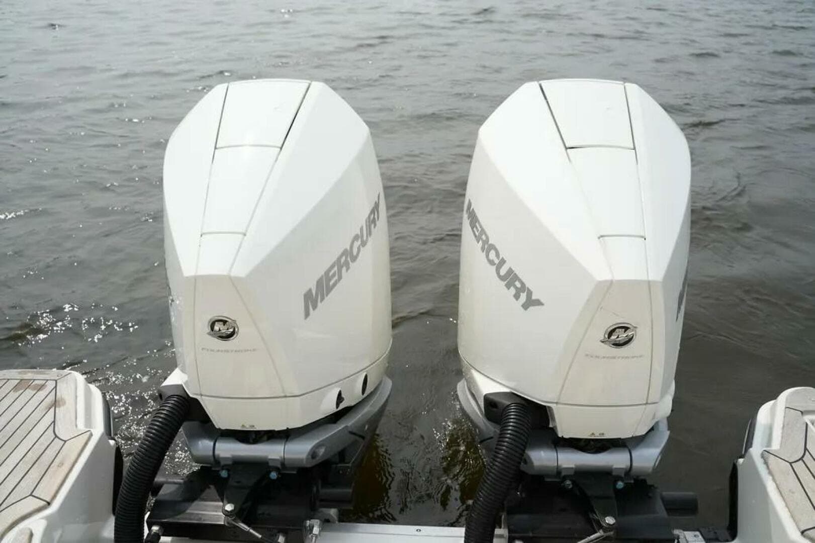 2023 Sea Ray SLX 310 Outboard