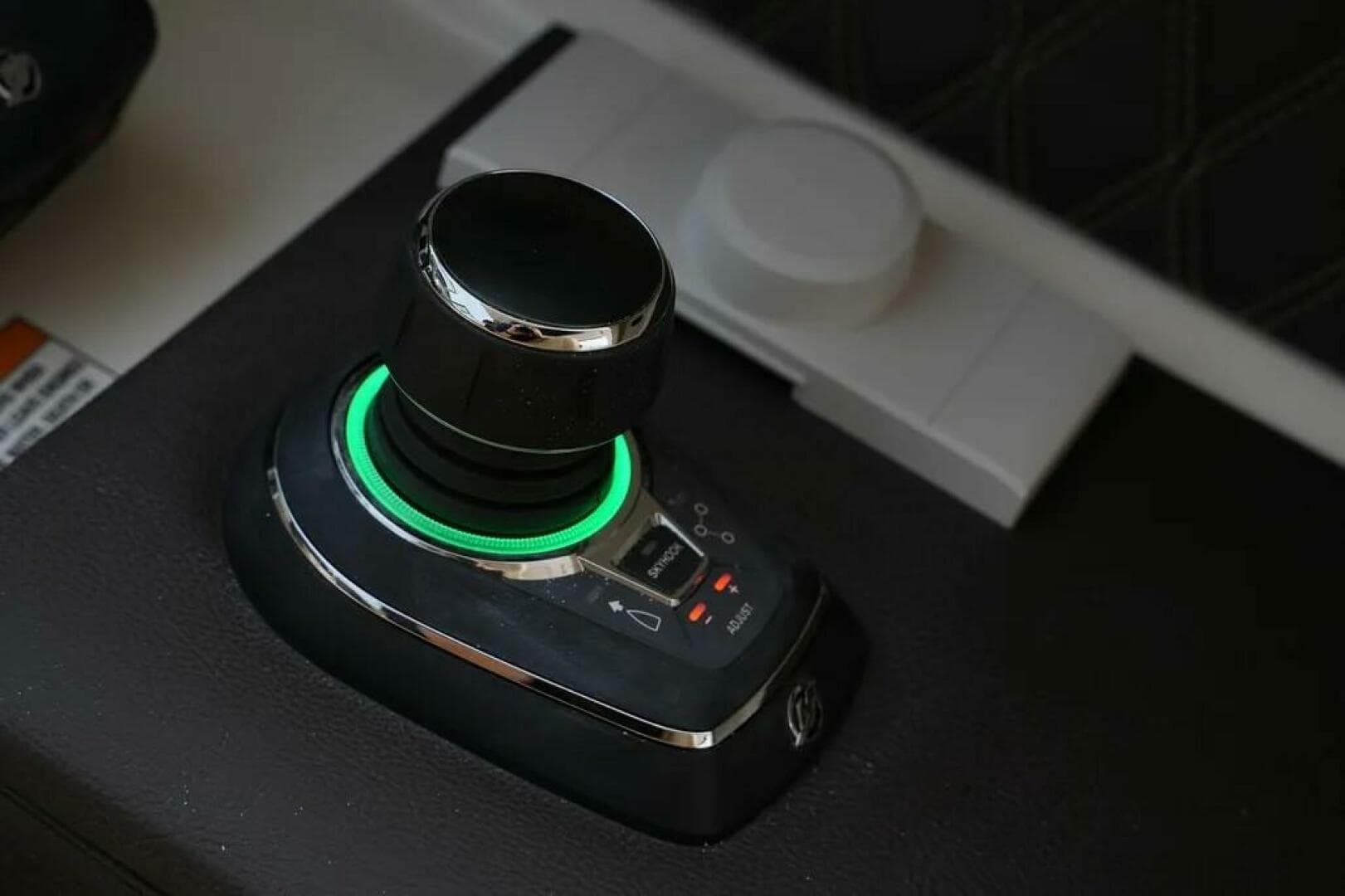 2023 Sea Ray SLX 310 Outboard