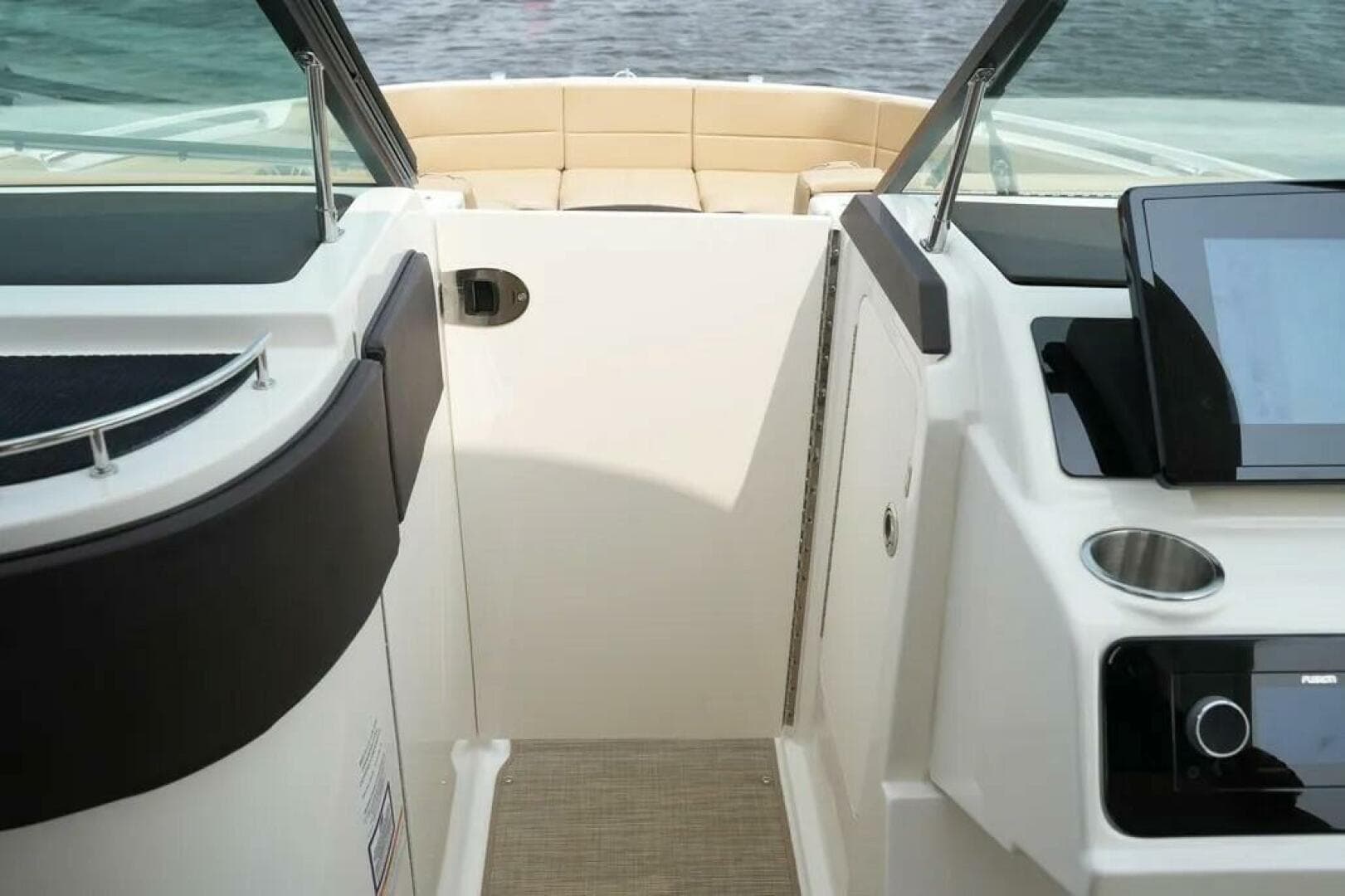 2023 Sea Ray SLX 310 Outboard