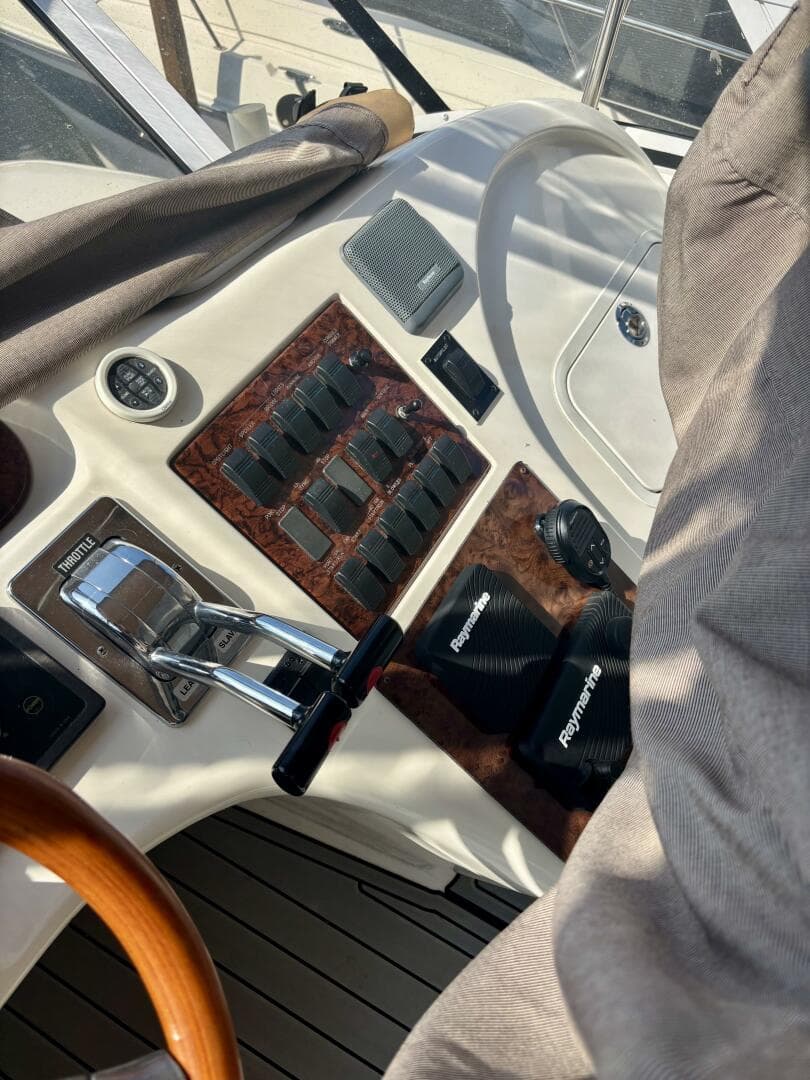 1999 Sea Ray 400 Sedan Bridge