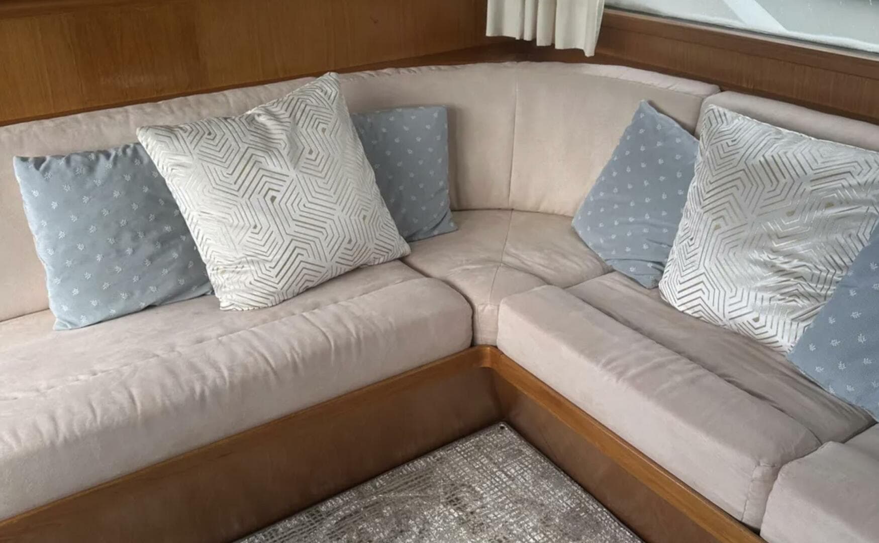 1988 Ocean Alexander 42 Aft Cabin