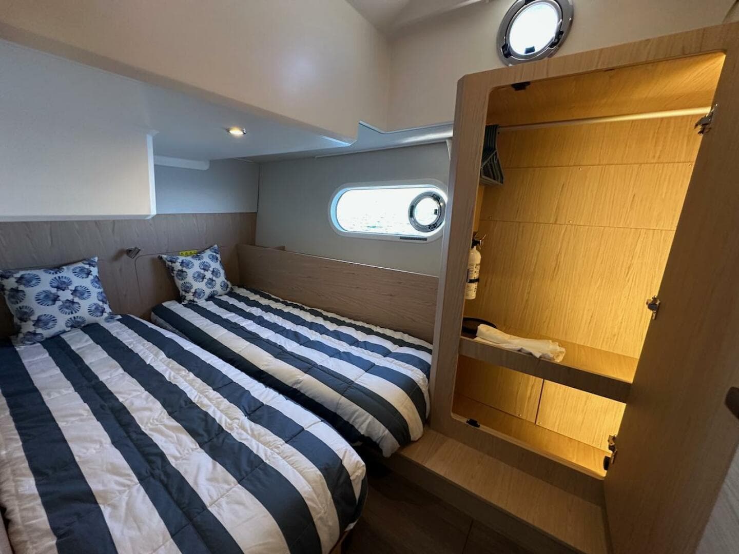 2024 Beneteau Swift Trawler 41 Sedan