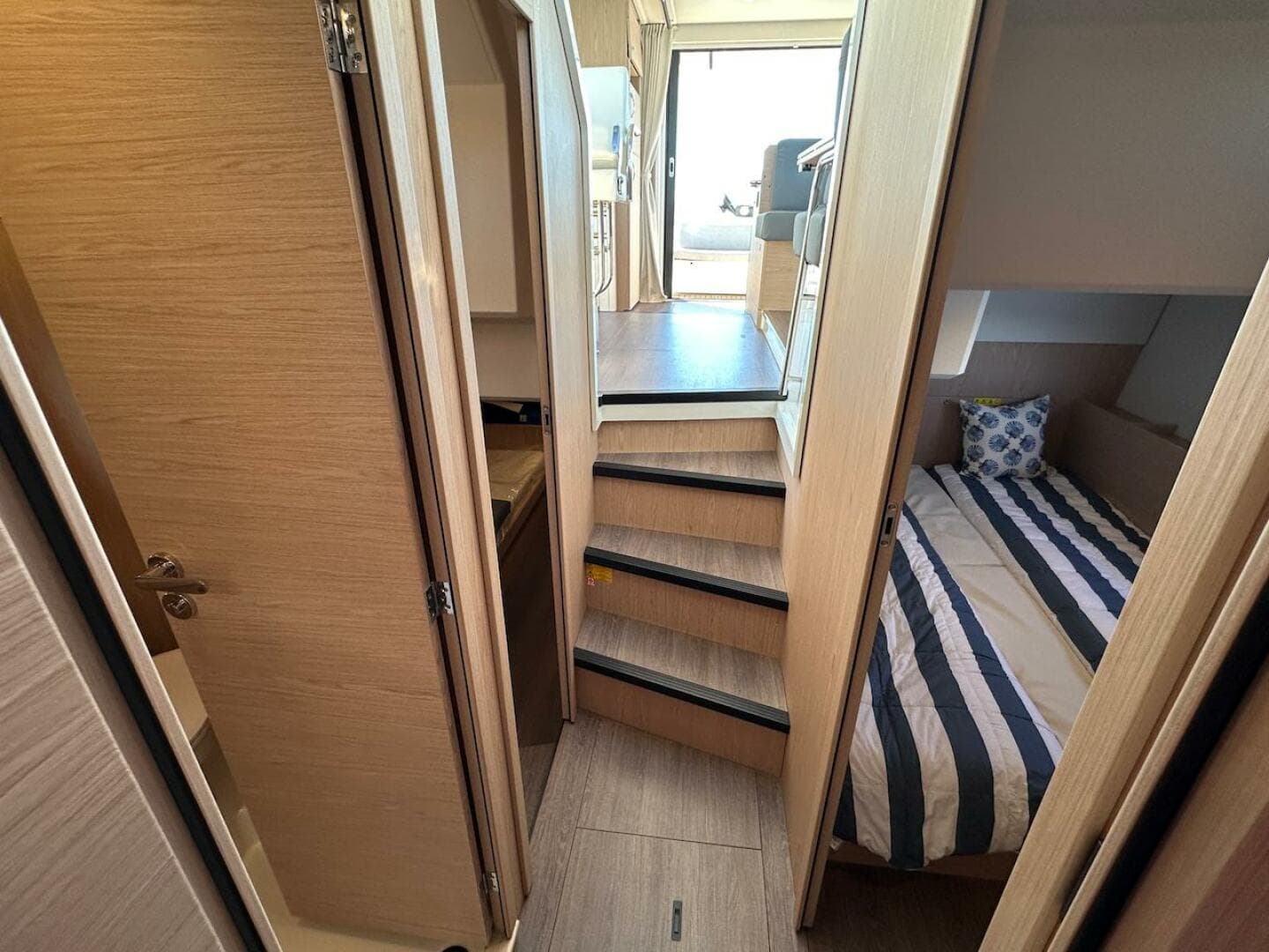 2024 Beneteau Swift Trawler 41 Sedan