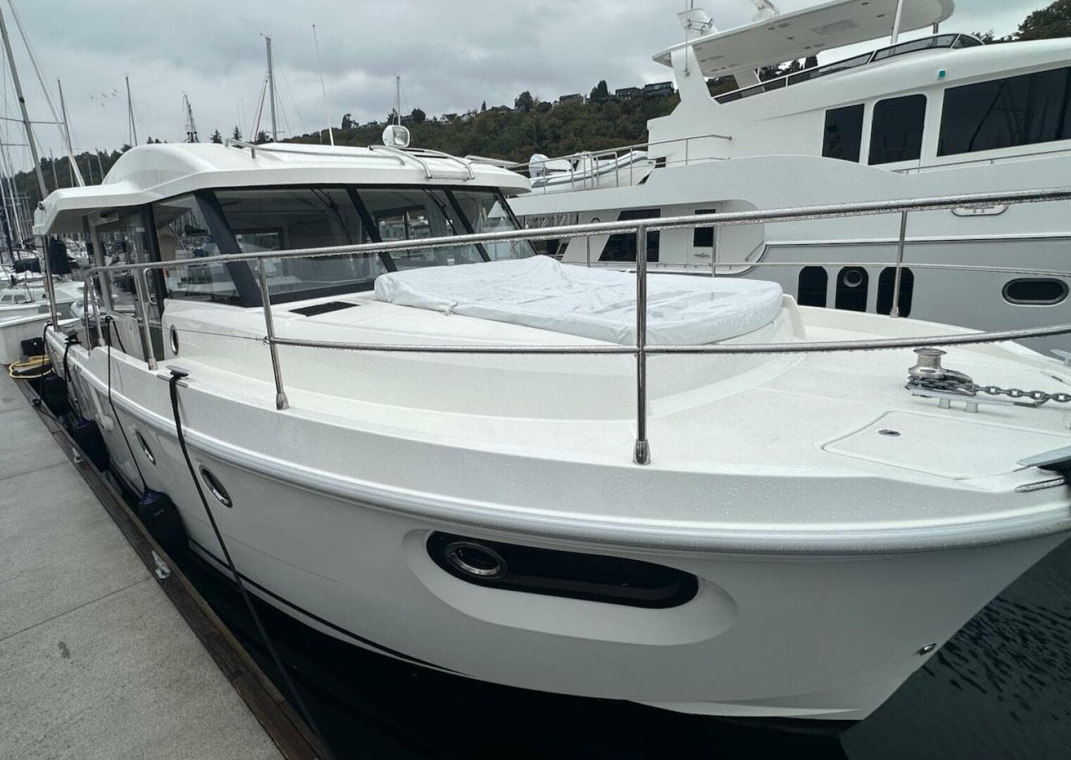 2024 Beneteau Swift Trawler 41 Sedan