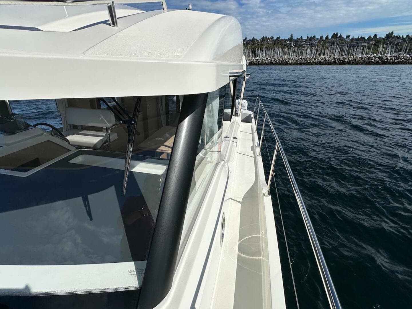 2024 Beneteau Swift Trawler 41 Sedan