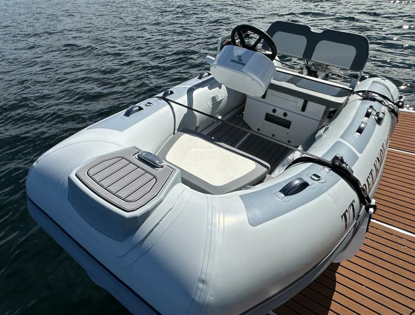2024 Beneteau Swift Trawler 41 Sedan