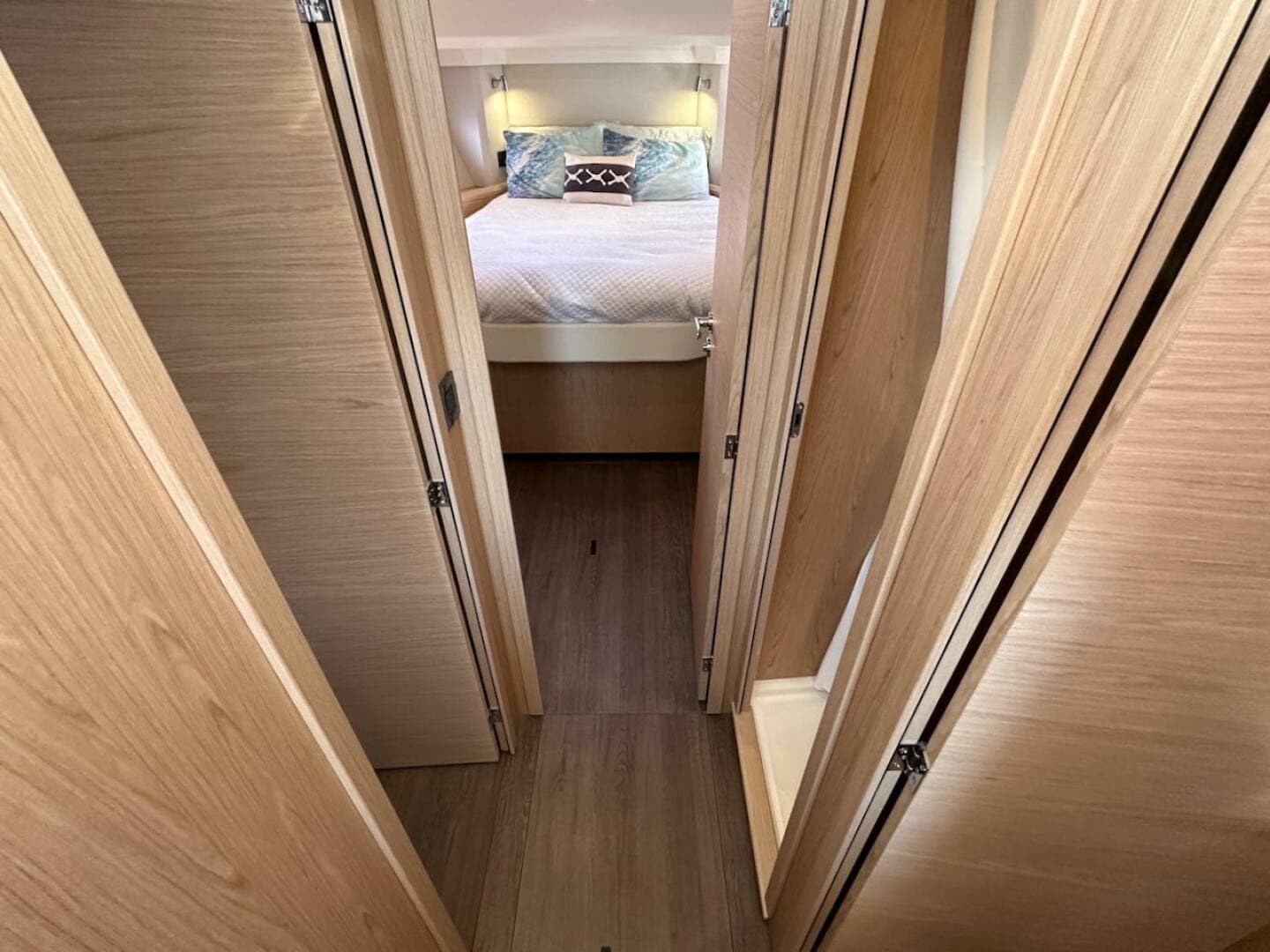 2024 Beneteau Swift Trawler 41 Sedan