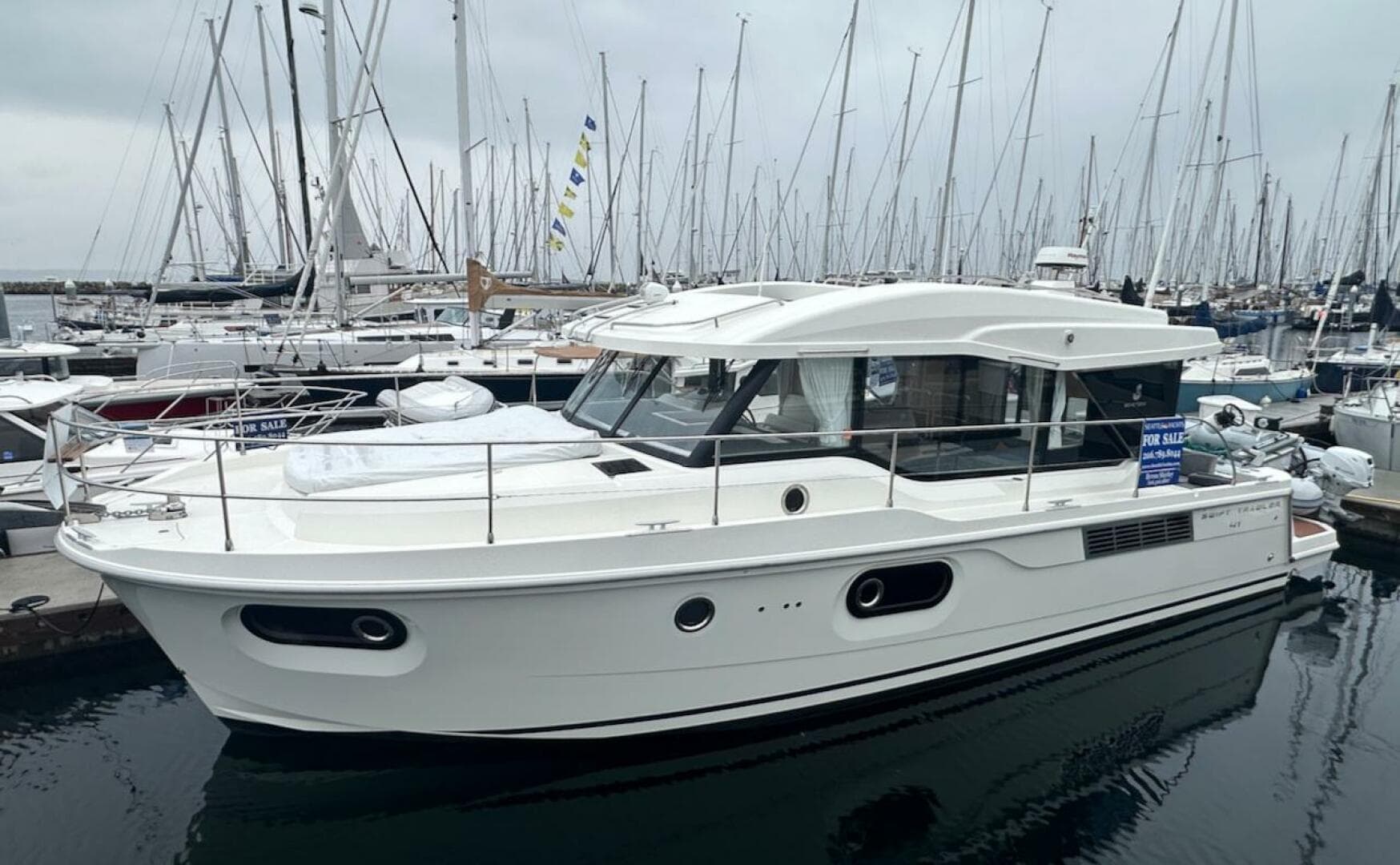 2024 Beneteau Swift Trawler 41 Sedan